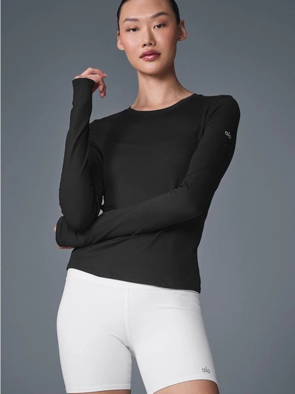 ALO Yoga Black Long Sleeve Crew Top with Thumbholes